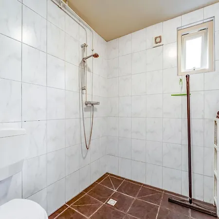 Dom wakacyjny Tranquil Holiday In With Terrace Zwaluwe