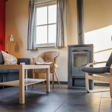 Tranquil Holiday In With Terrace Vakantiehuis *