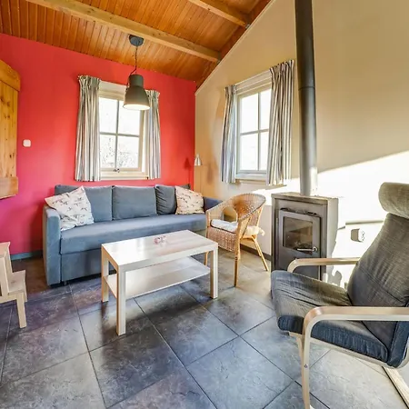 Tranquil Holiday In With Terrace Vakantiehuis *