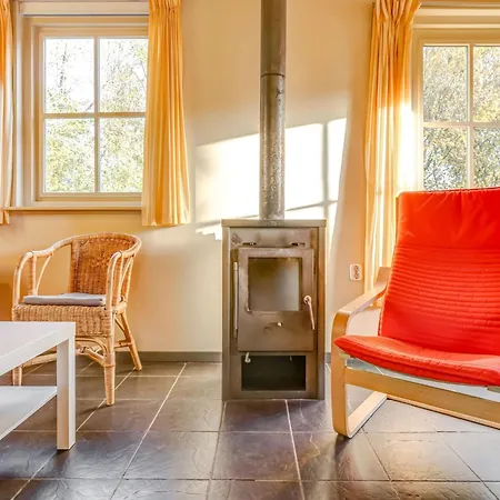 Tranquil Holiday In With Terrace Vakantiehuis *