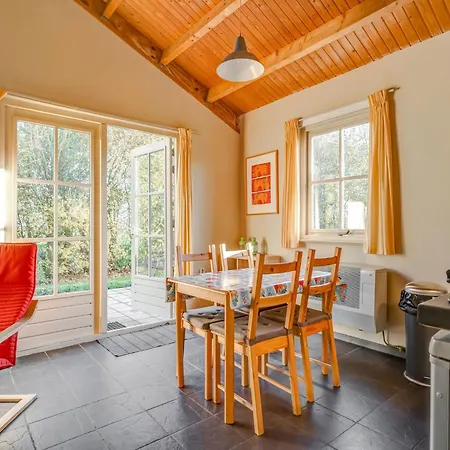 Dom wakacyjny Tranquil Holiday In With Terrace