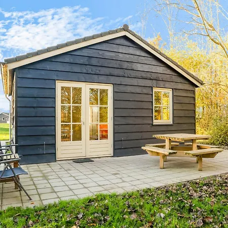 Tranquil Holiday In With Terrace Dom wakacyjny